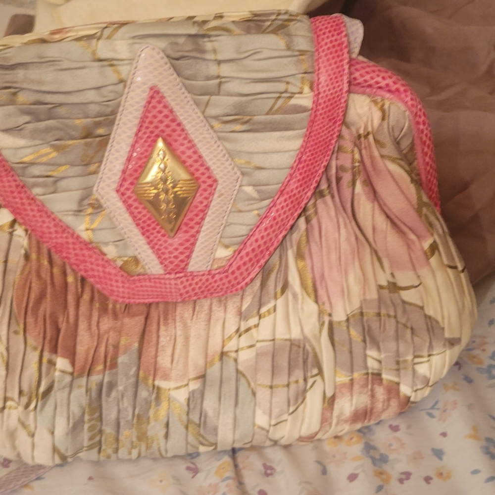 Sharif Pales # 792090Elegant Floral Pleated Women's Bag